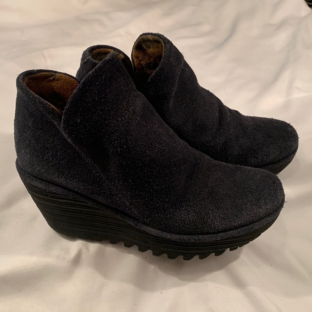 Fly London Women’s Yip Boot - navy